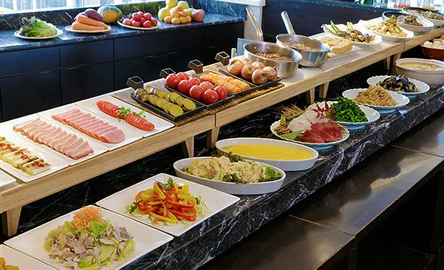 Start your day in a modern and expansive space
