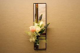 Single-flower vase in the spring of 2023