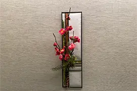 Single-flower vase in the winter  of 2023