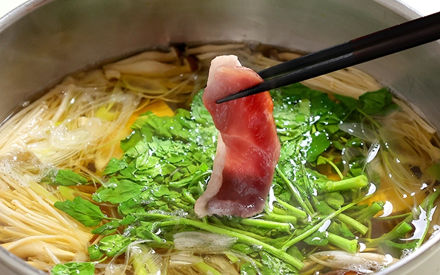 Spring duck and watercress hot pot course