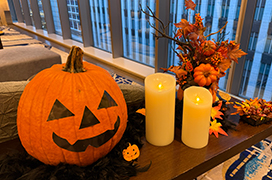ハロウィンの飾り付けをしました